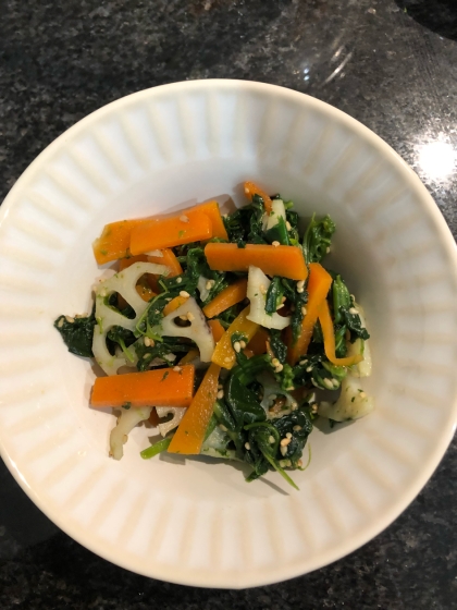 ほうれん草とにんじん、レンコンのナムル