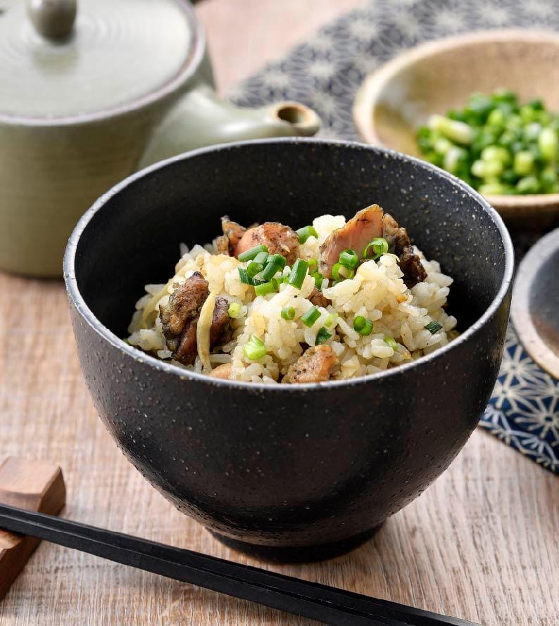 【炭火焼鶏】お手軽炊き込みご飯