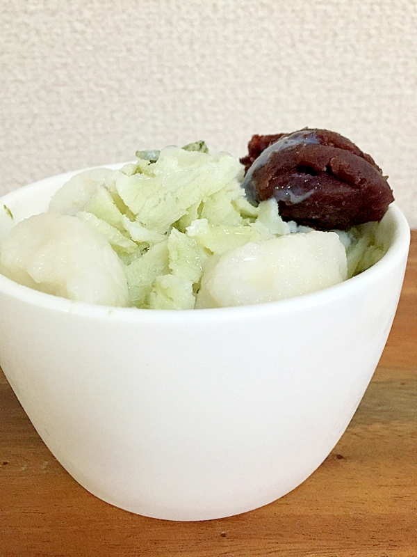 牛乳で作る抹茶かき氷♪米粉団子とあずき♪