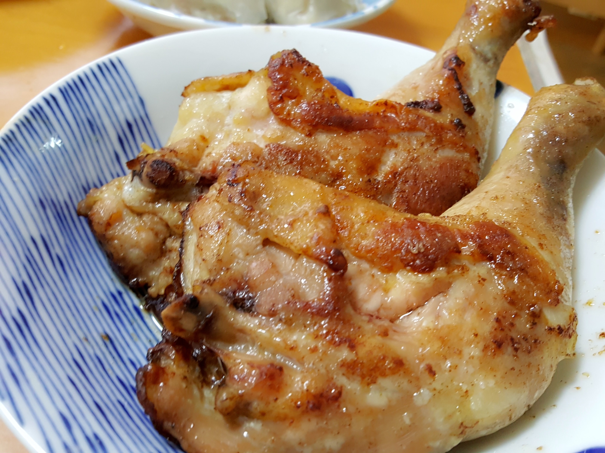 かぶりつきたい骨付きチキン