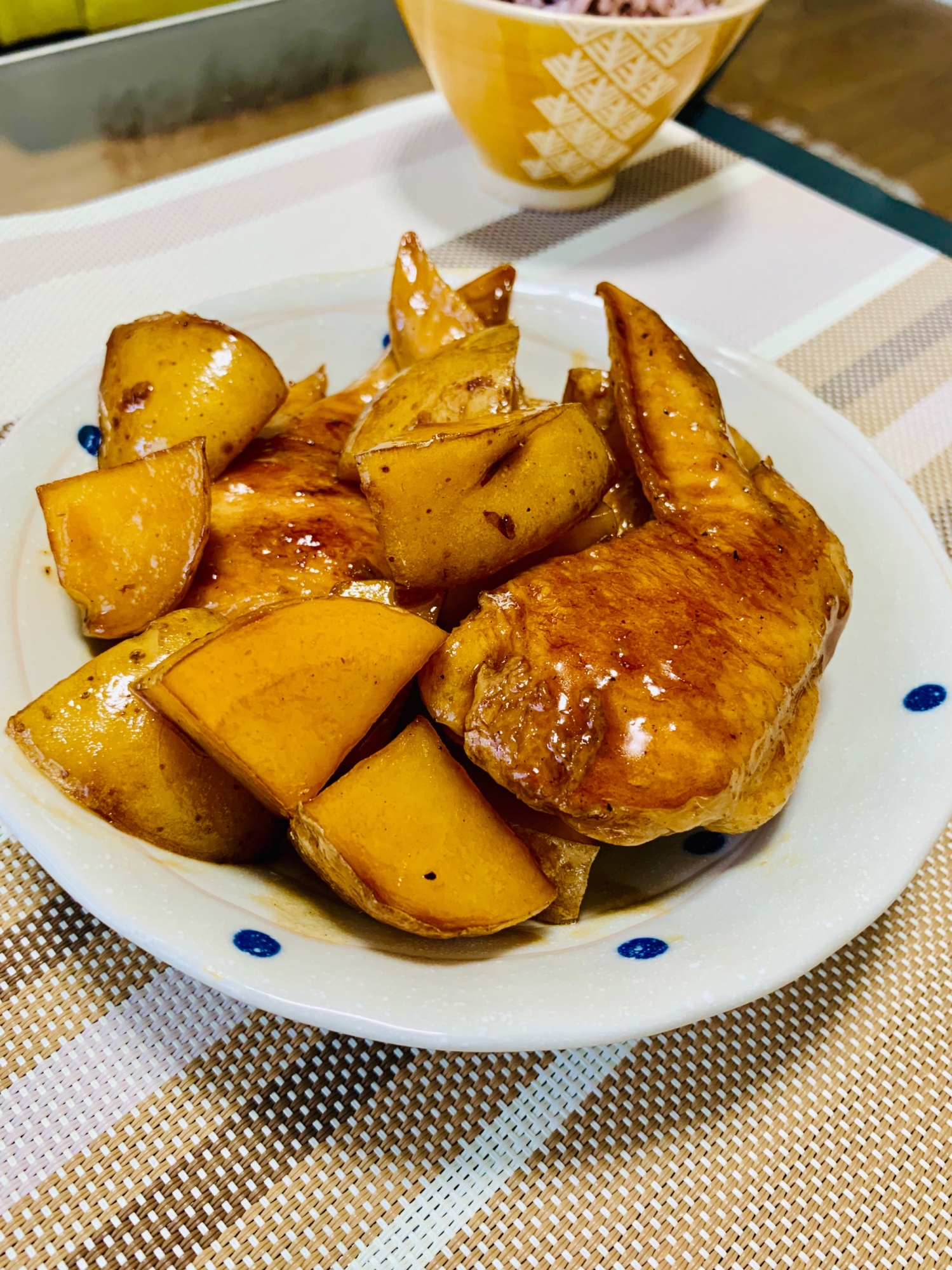 鶏手羽先とじゃがいもの照り煮