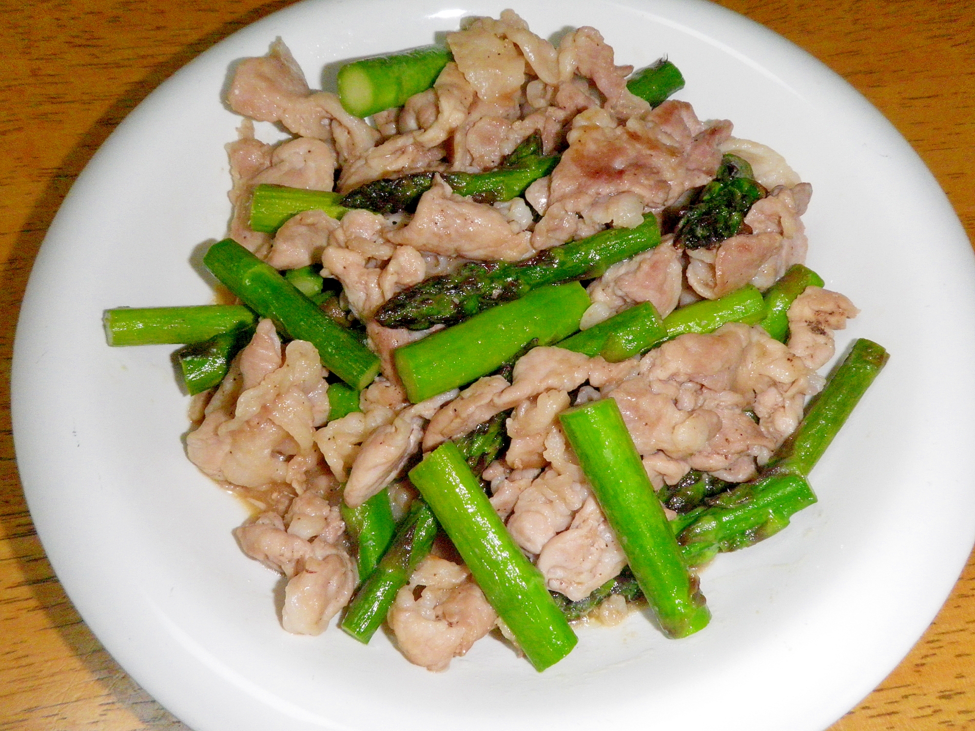 簡単で美味しい！　豚肉とアスパラの味噌炒め