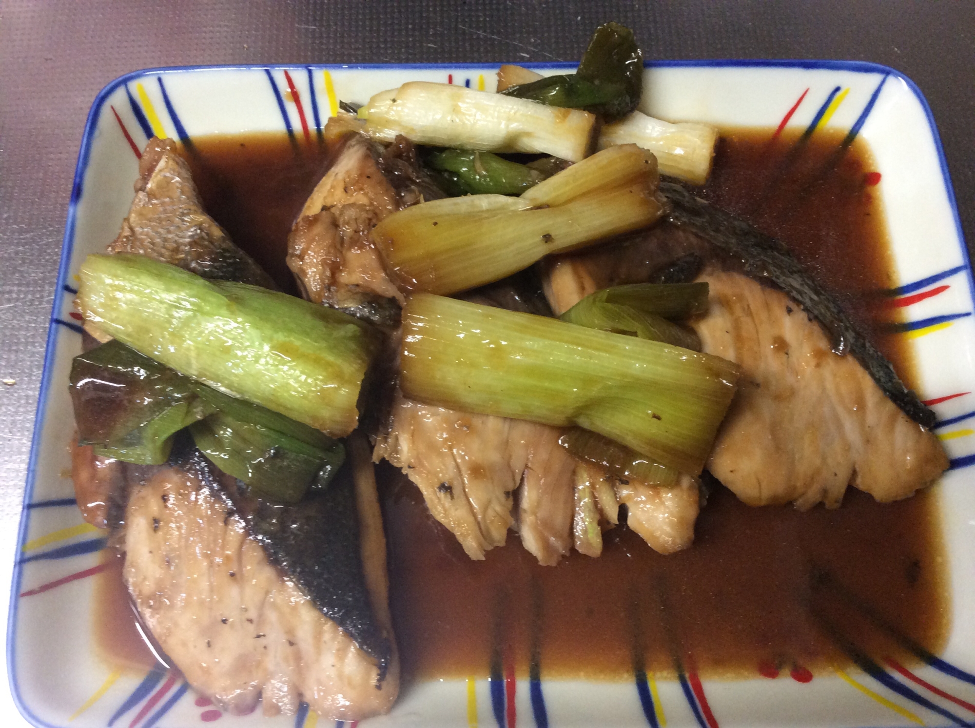 ごま油 寒ブリと白ネギでこっくり照り焼き レシピ 作り方 By あんぱん34号 楽天レシピ ごま油 寒ブリと白ネギでこっくり照り焼き レシピ 作り方 By あんぱん34号 楽天レシピ