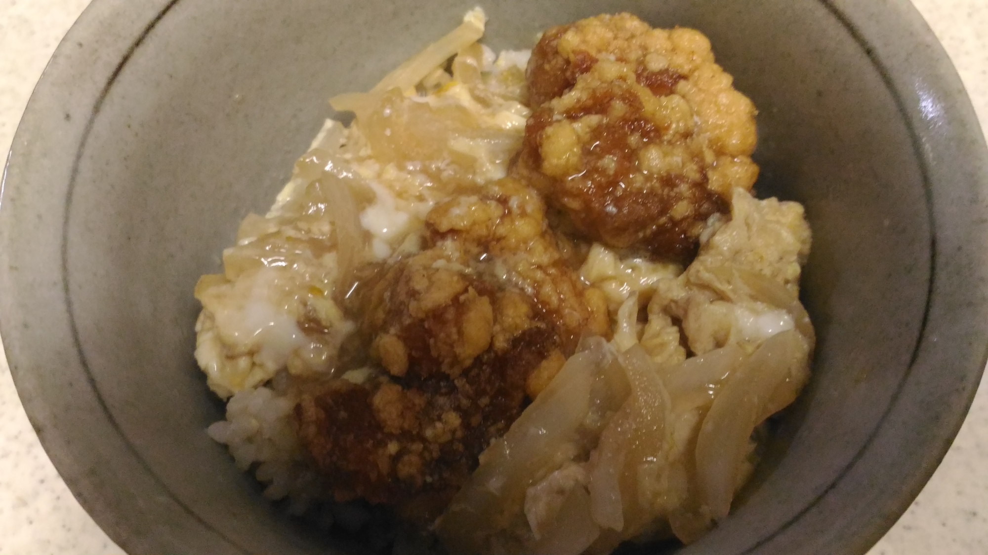 鶏のから揚げで親子丼