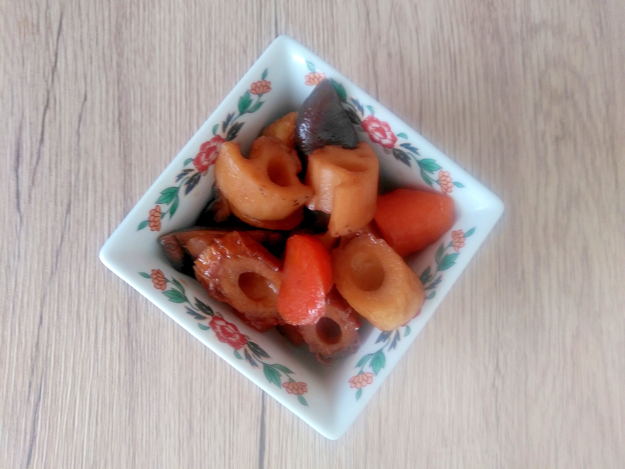 素朴！れんこん入り濃い煮物