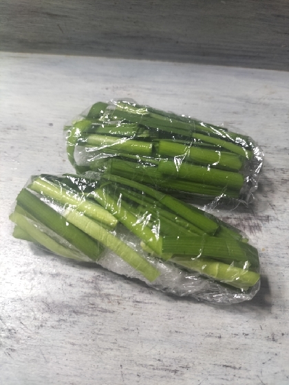 そしてこちら♬葱の冷凍はあるけどにらもしておくと便利ですね♡傷みやすいにらがこれだと好きな時に使えるし(⁠ʘ⁠ᴗ⁠ʘ⁠✿⁠)お役立ちレシピ感謝✨