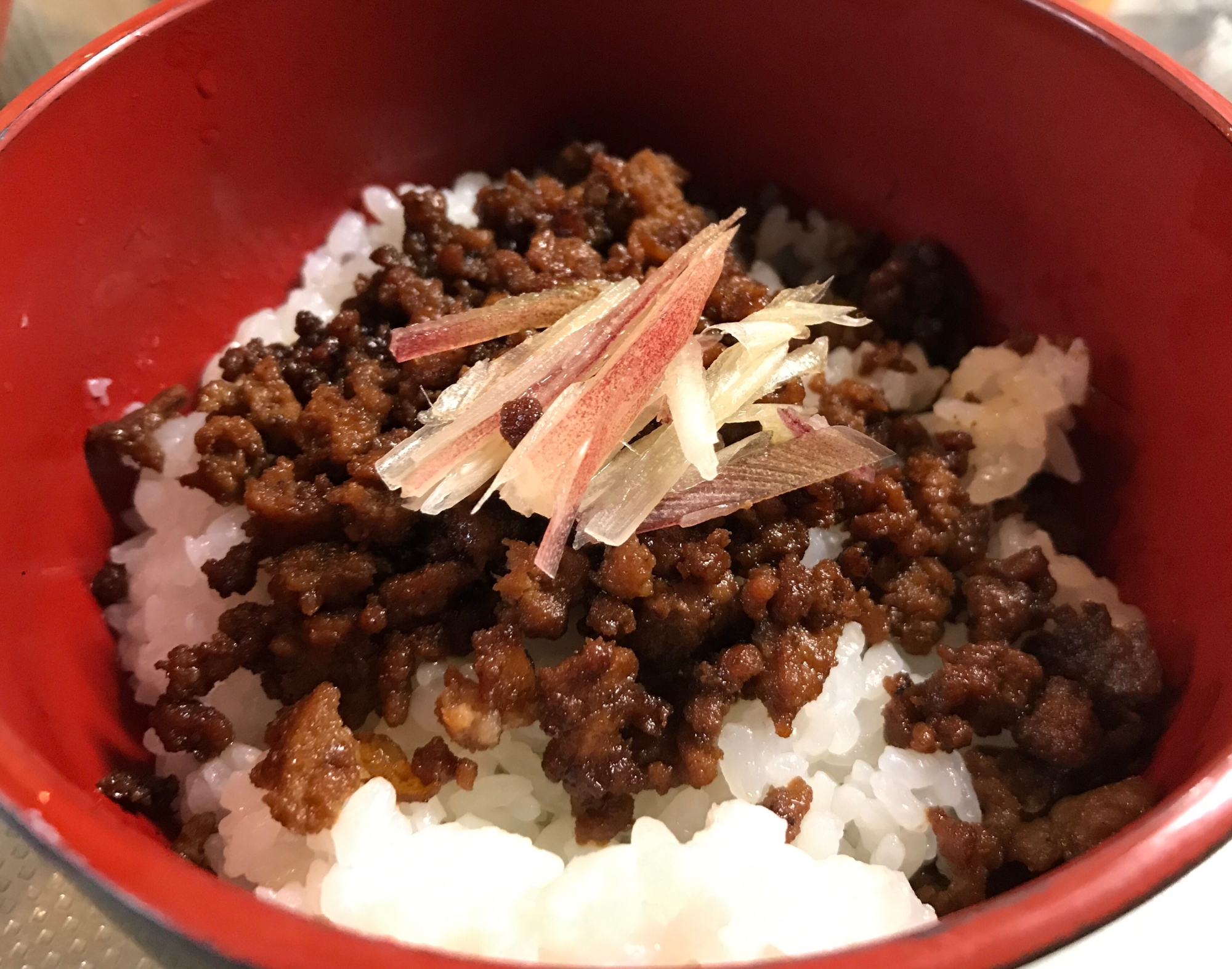 そぼろ丼(ミョウガ乗せ)