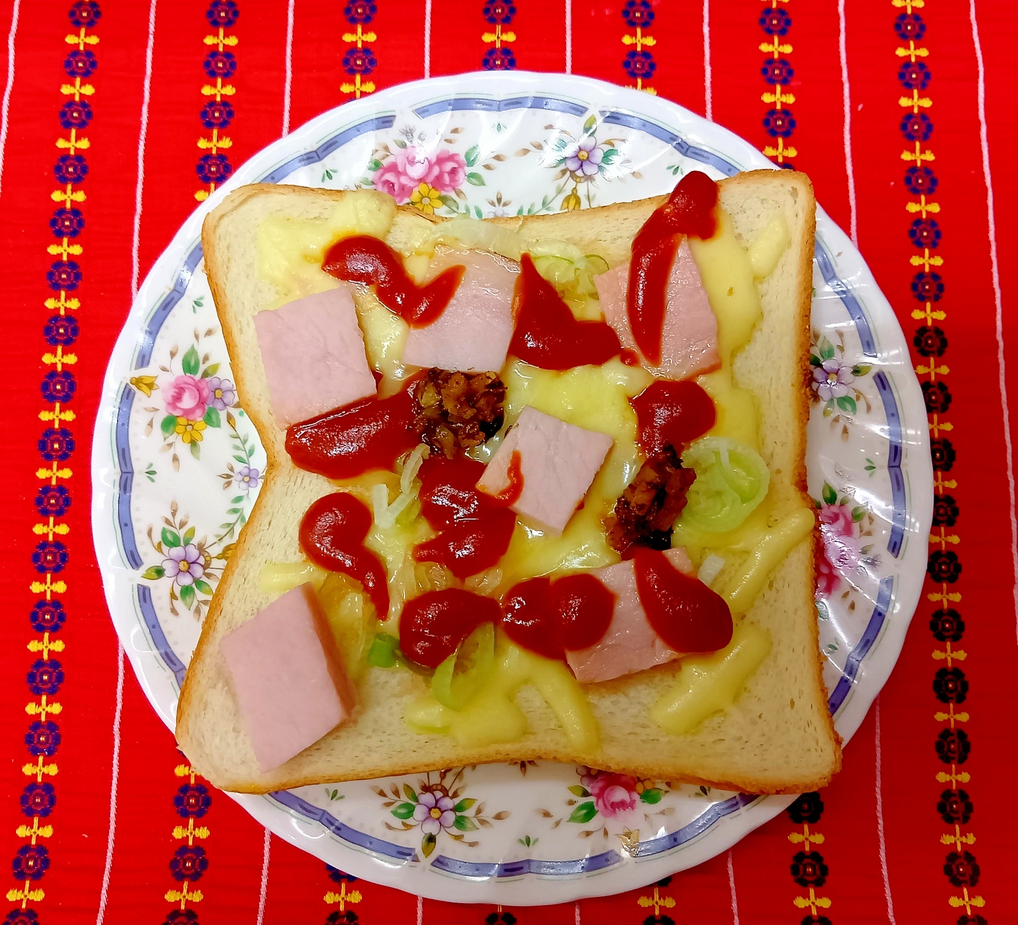 厚切りロースハムのピザトースト