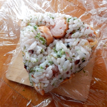 ウインナーと青のりのおにぎり