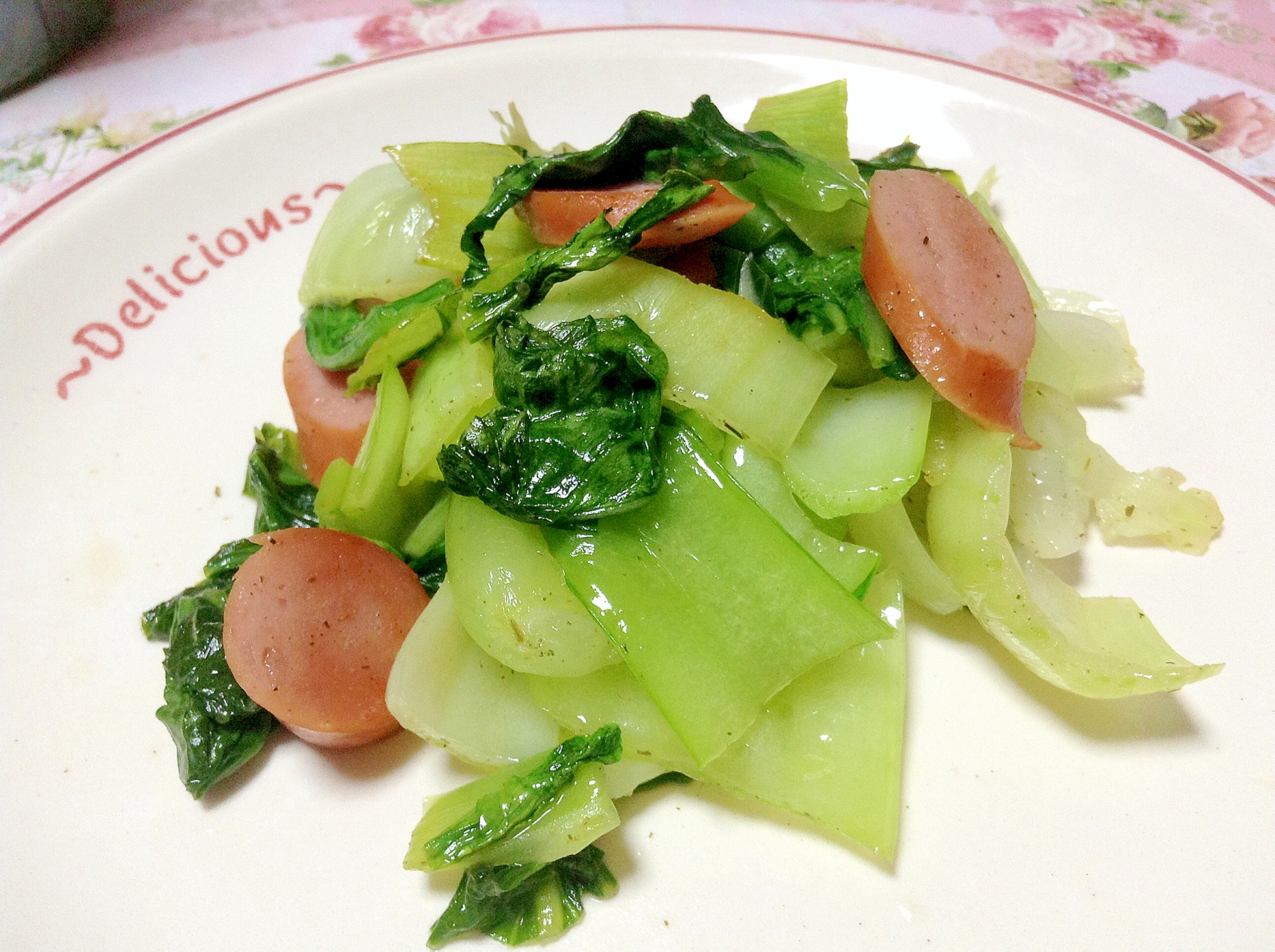 チンゲン菜とウインナーのココナッツオイル炒め♡