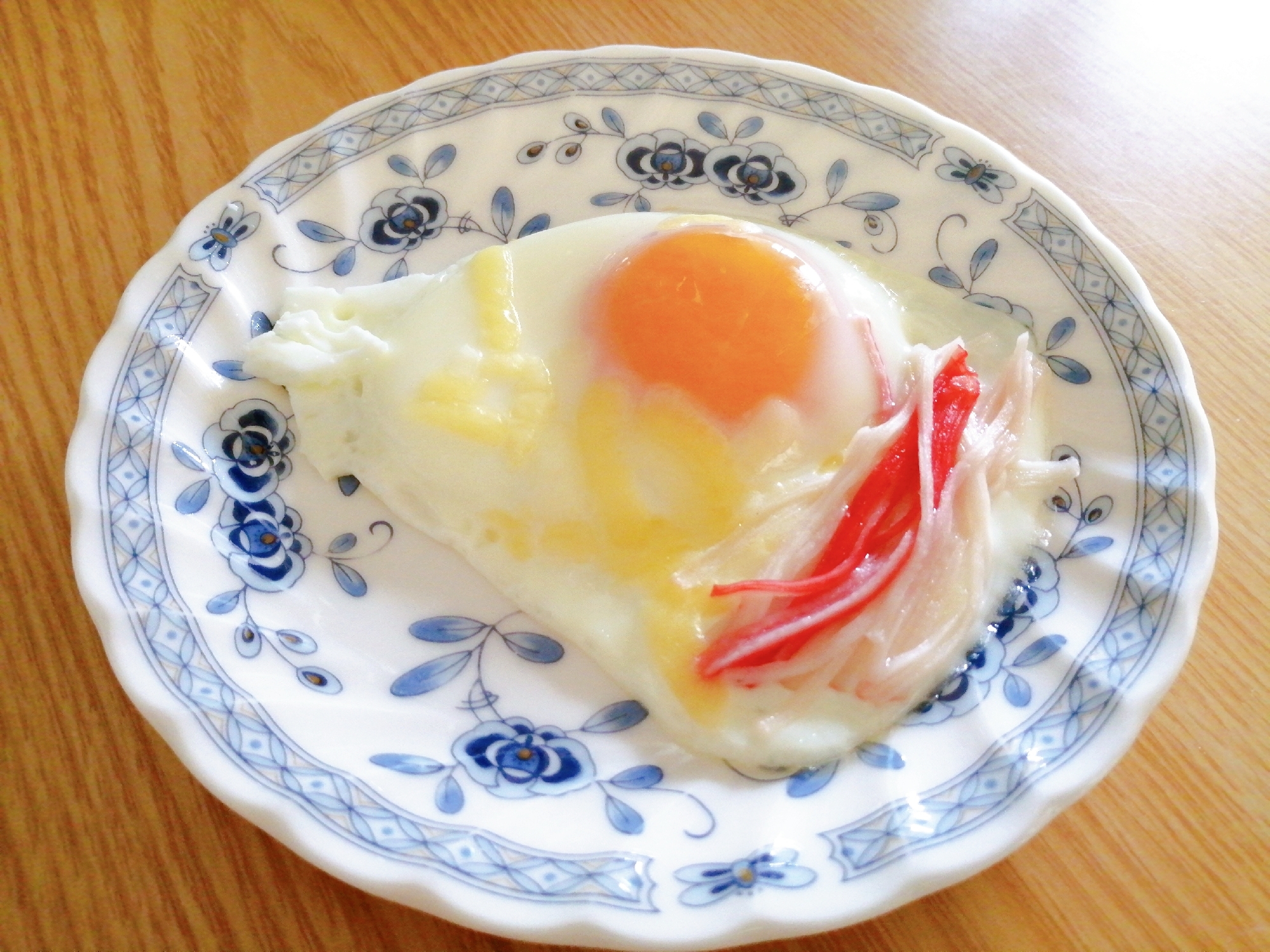 カニカマとチーズの目玉焼き