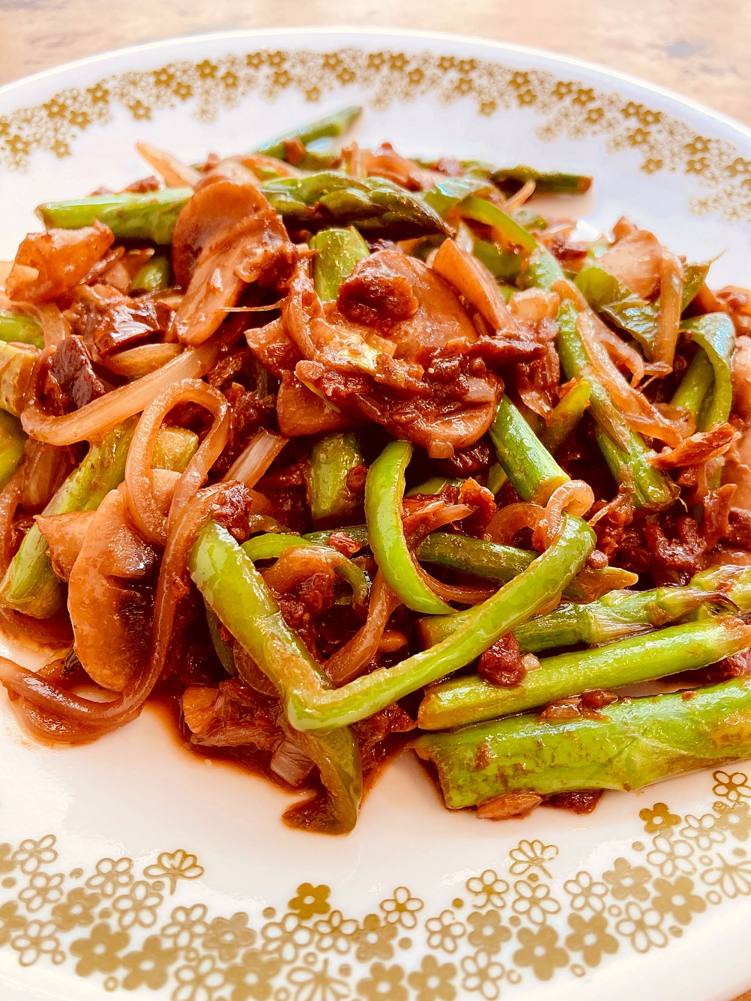 アスパラガスとお野菜のペペロンチーノ炒め
