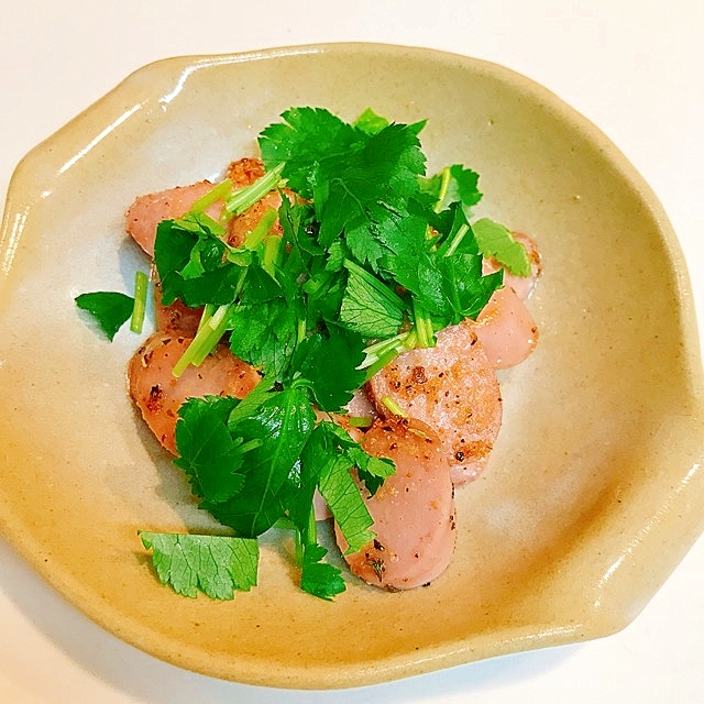 魚肉ソーセージとみつ葉で作る☆ガーリック味おつまみ