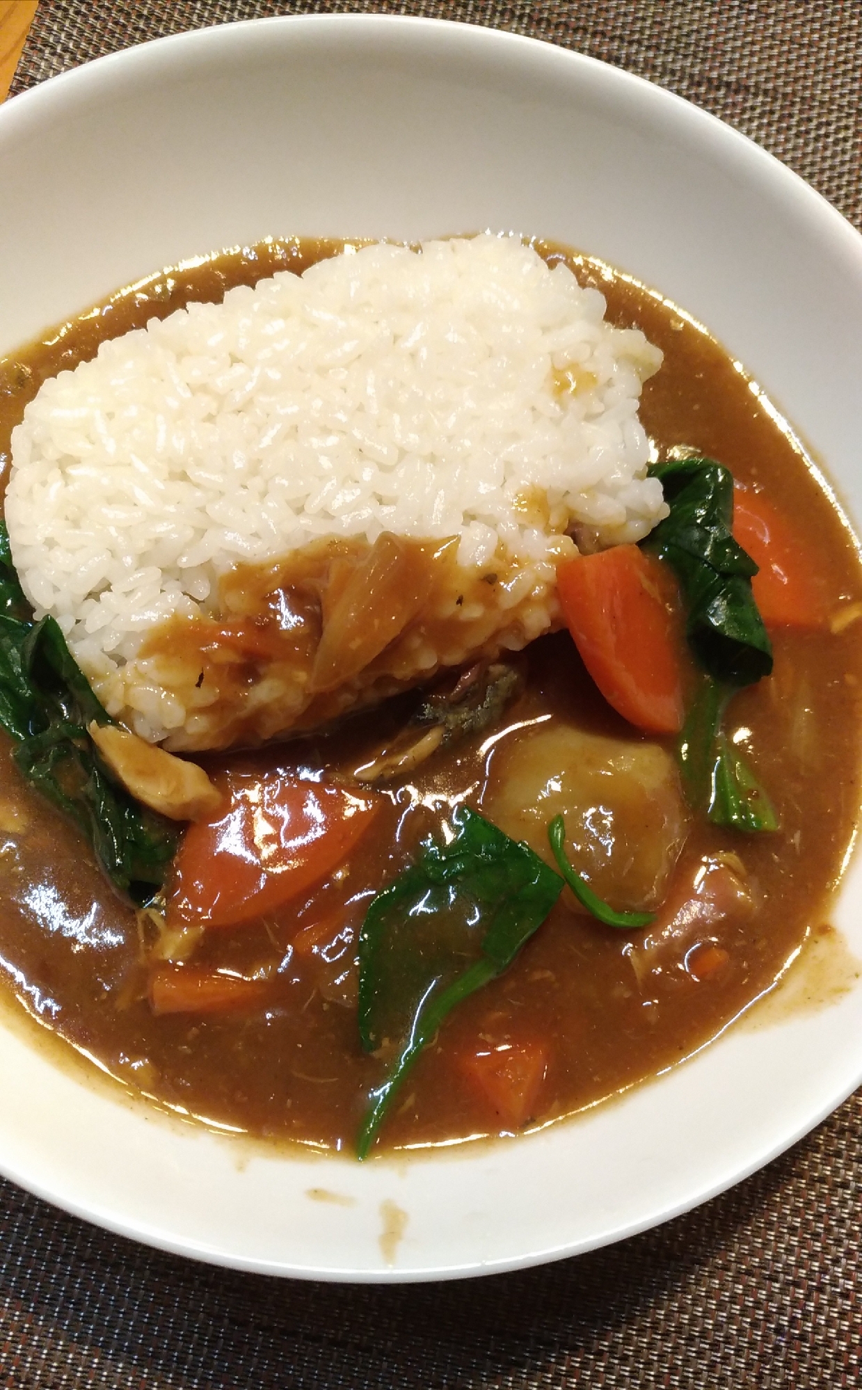 栄養満点☆ほうれん草とさば缶の味噌カレーライス