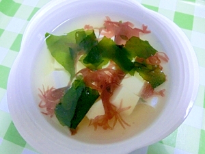 海草と豆腐のスープ