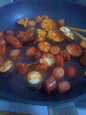 ナスとウィンナーの炒め物