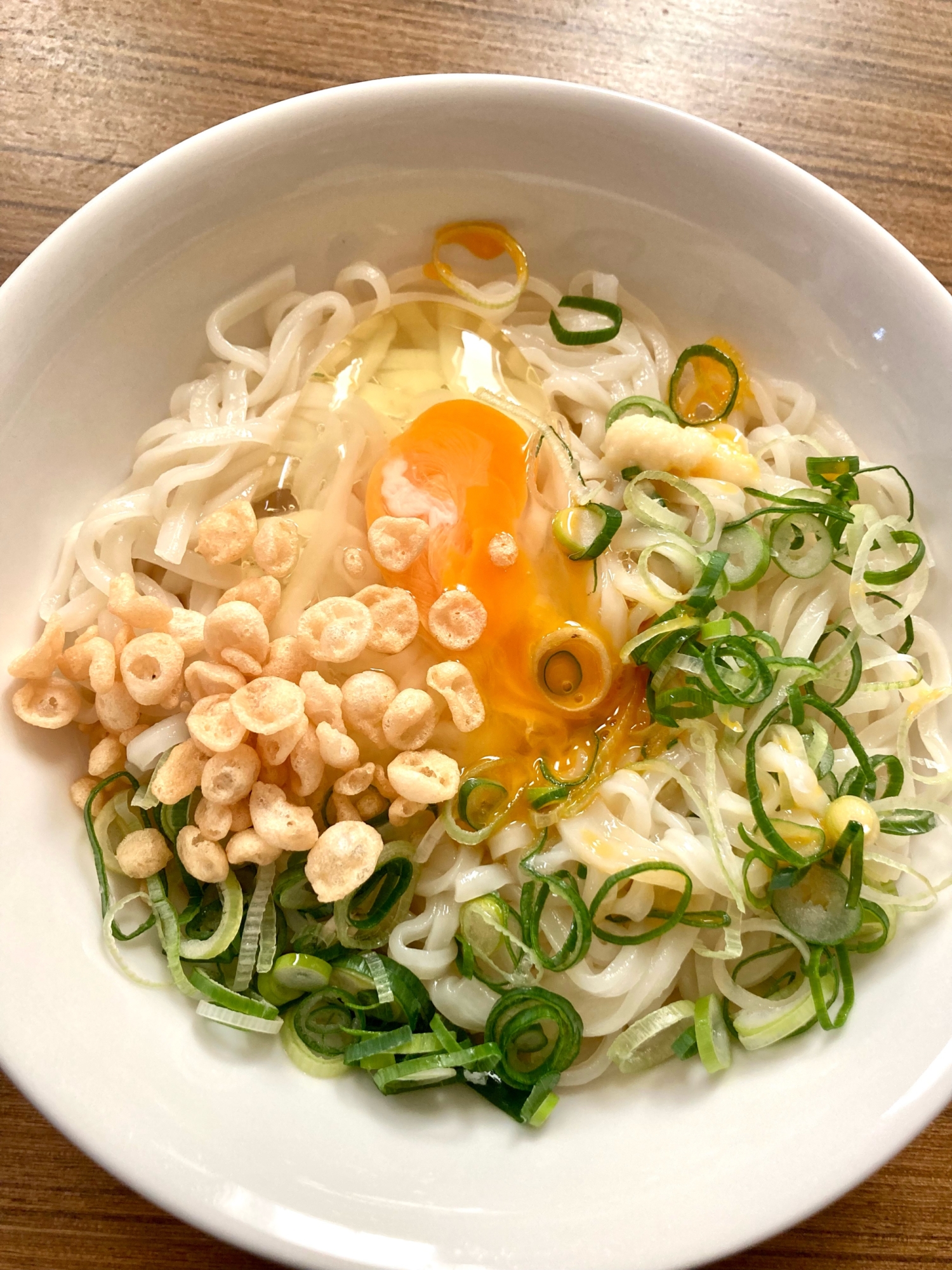 冷凍うどんで！揚げ玉入り卵うどん