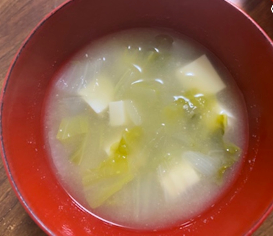 白菜と玉ねぎと豆腐の味噌汁