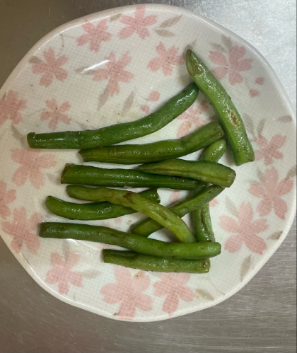 とらねこさんもう一件♩鰹節なしですが..バター醤油炒め美味しかったです٩(๑❛ᴗ❛๑)۶♡