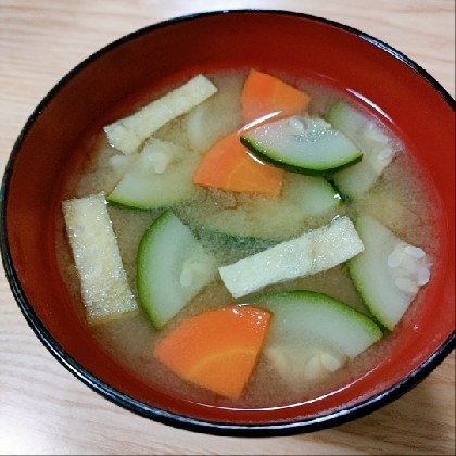 ズッキーニはお味噌汁に入れても美味しいですね(*^-^*)
ご馳走様でした♪