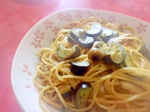 茄子としめじの醤油パスタ