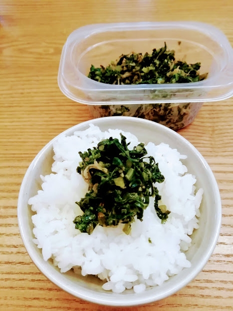 葉大根とちりめんじゃこの油いため