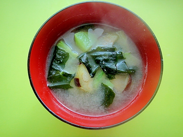 茄子と隼人瓜わかめの味噌汁