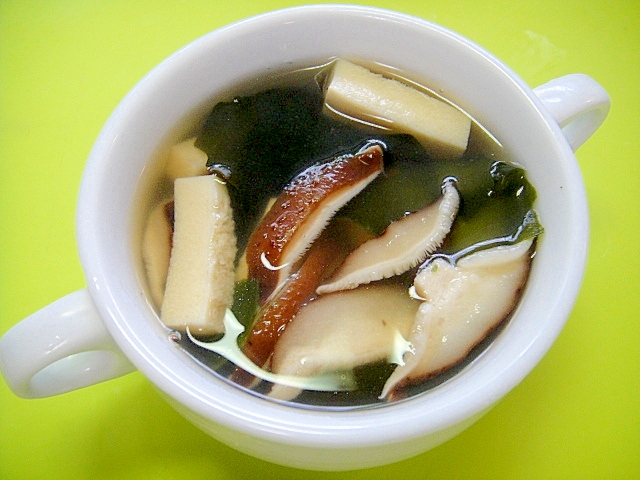 高野豆腐とわかめ椎茸のスープ