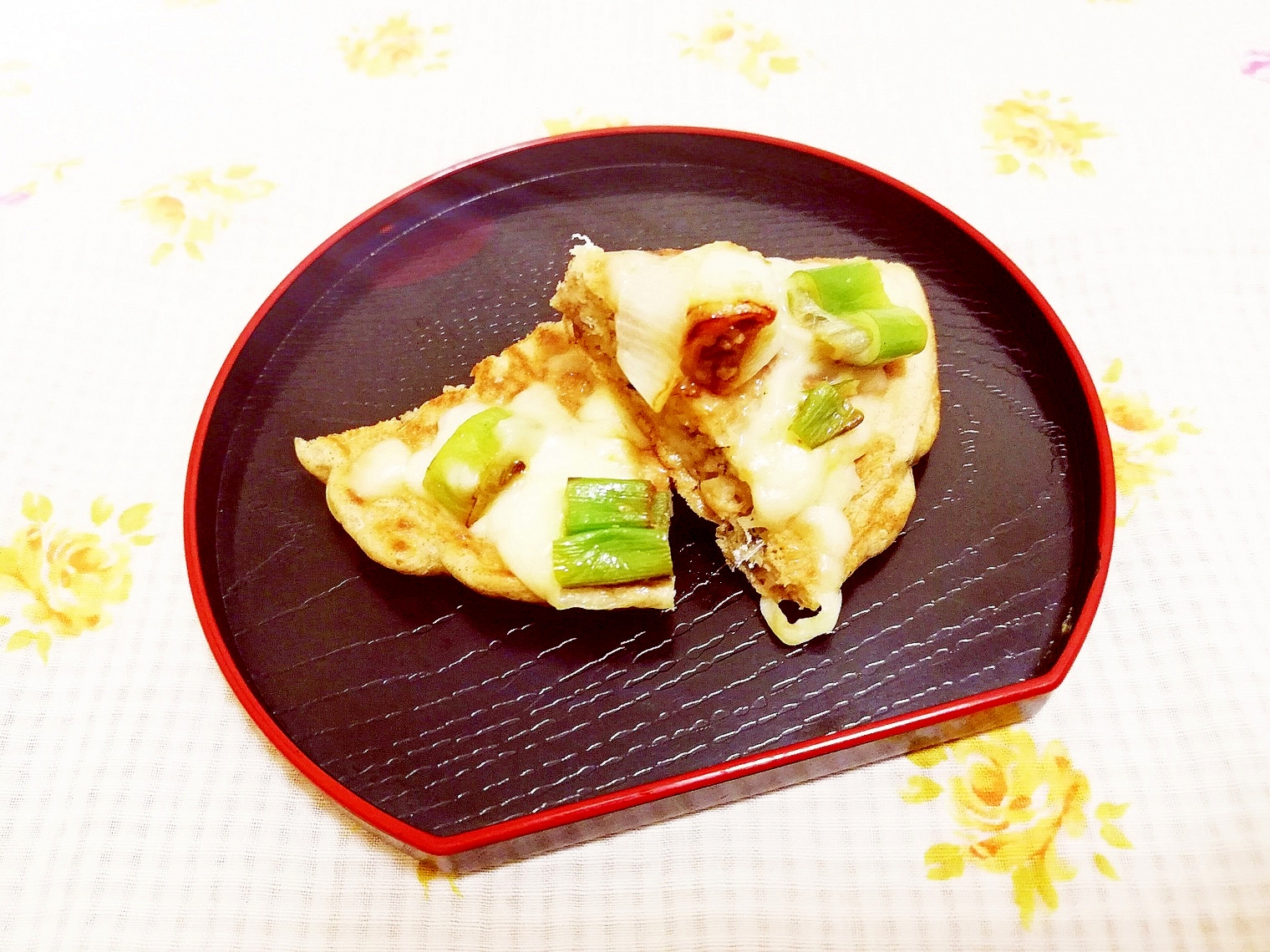 葱とチーズで♪蕎麦粉のおやき