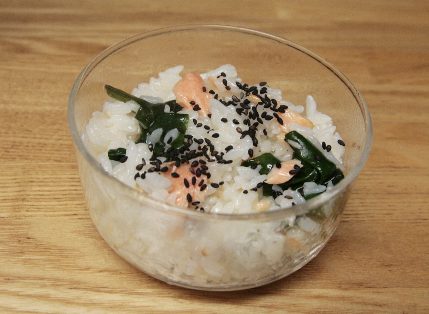 さっぱり　もったり！おかわかめと鮭のおかゆ