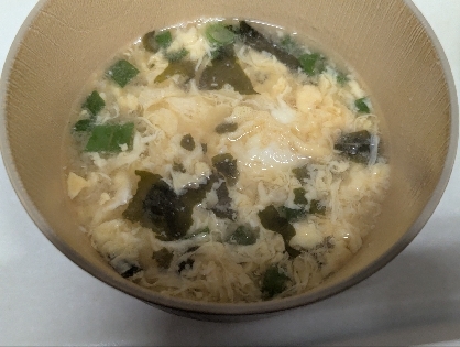 たまご・わかめ・ねぎの味噌汁