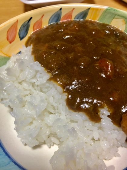 隠し味はしょっつる！エビカレー