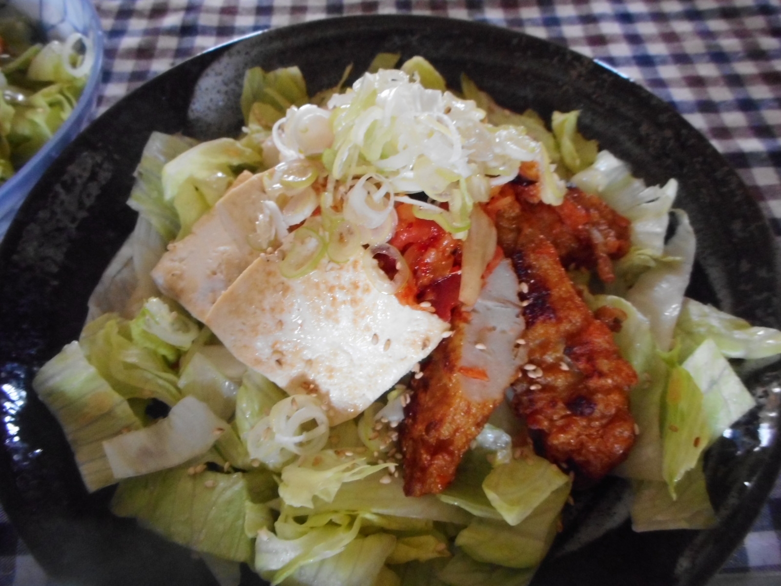 豆腐とさつま揚げとキムチの冷やしうどん