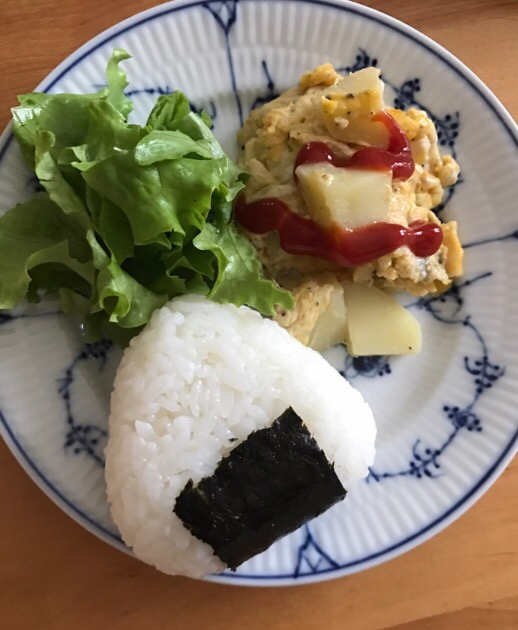 たらこおむすびの朝ごはんプレート