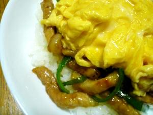 ふんわり半熟卵が美味しい チンジャオロース丼 レシピ 作り方 By なごみんと 楽天レシピ ふんわり半熟卵が美味しい チンジャオロース丼 レシピ 作り方 By なごみんと 楽天レシピ