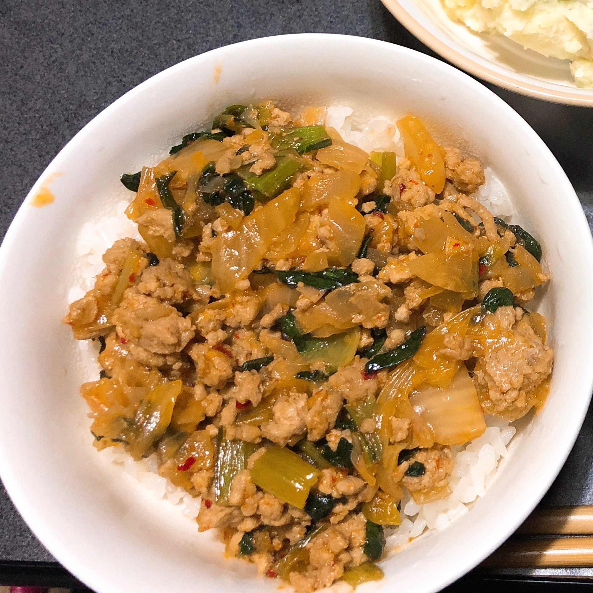 キムチそぼろ丼