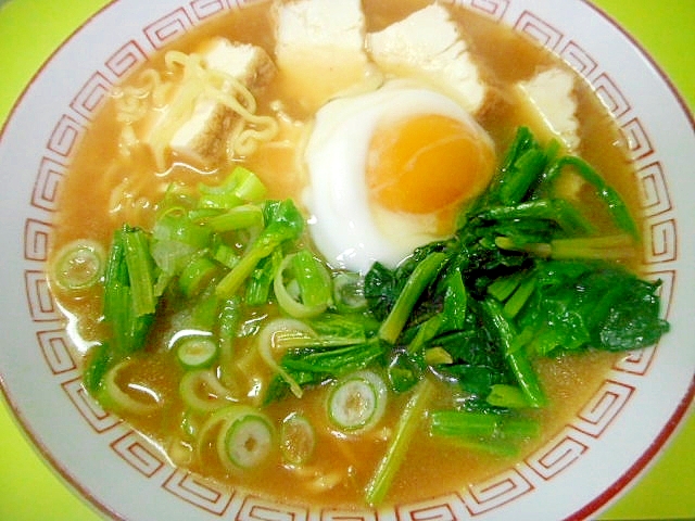 温玉と一緒に♡厚揚げとほうれん草の味噌ラーメン