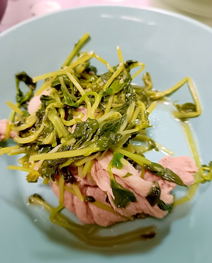 豆苗と豚のポン酢がけ