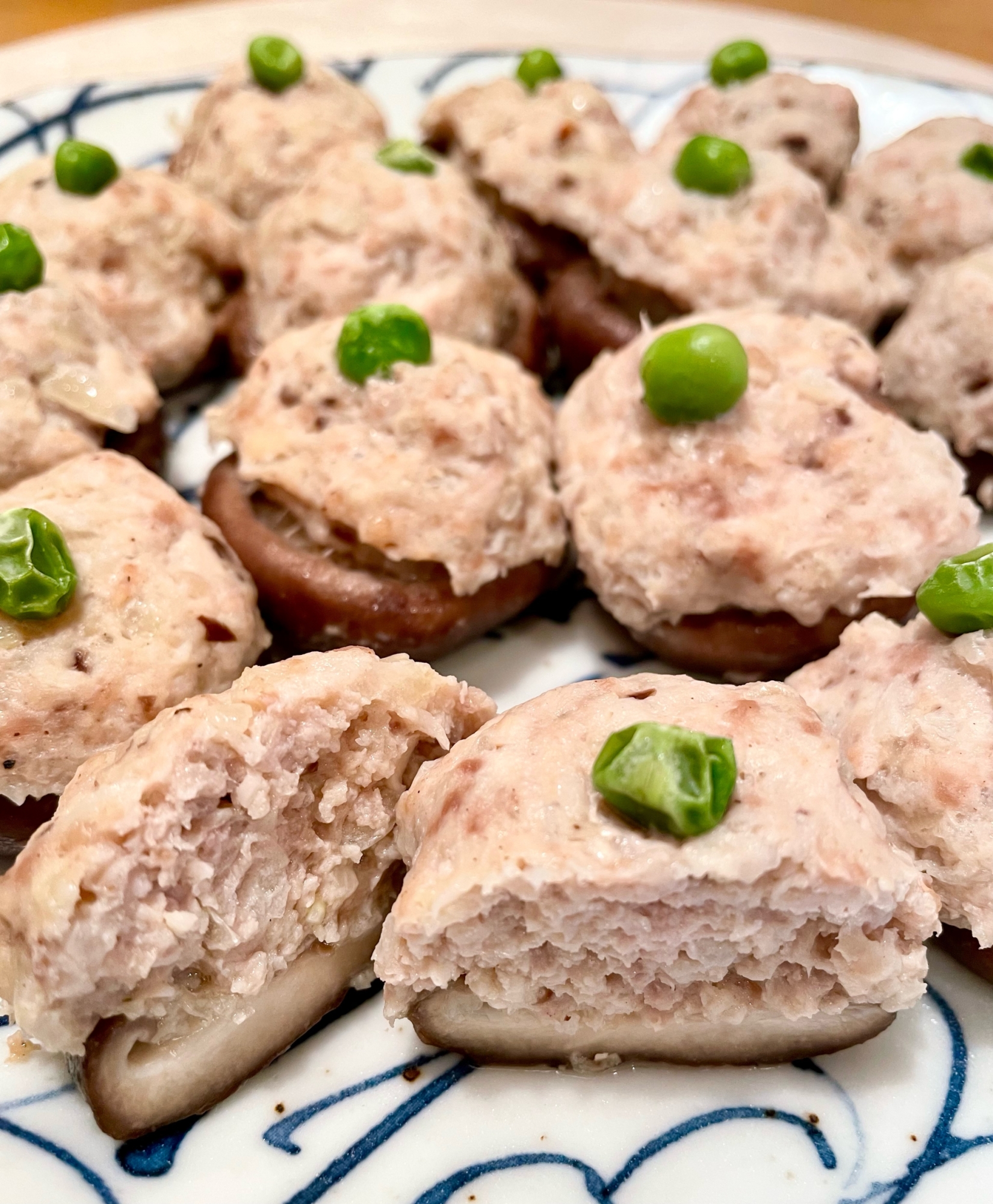 鶏ひき肉でさっぱり美味しい♡しいたけ焼売