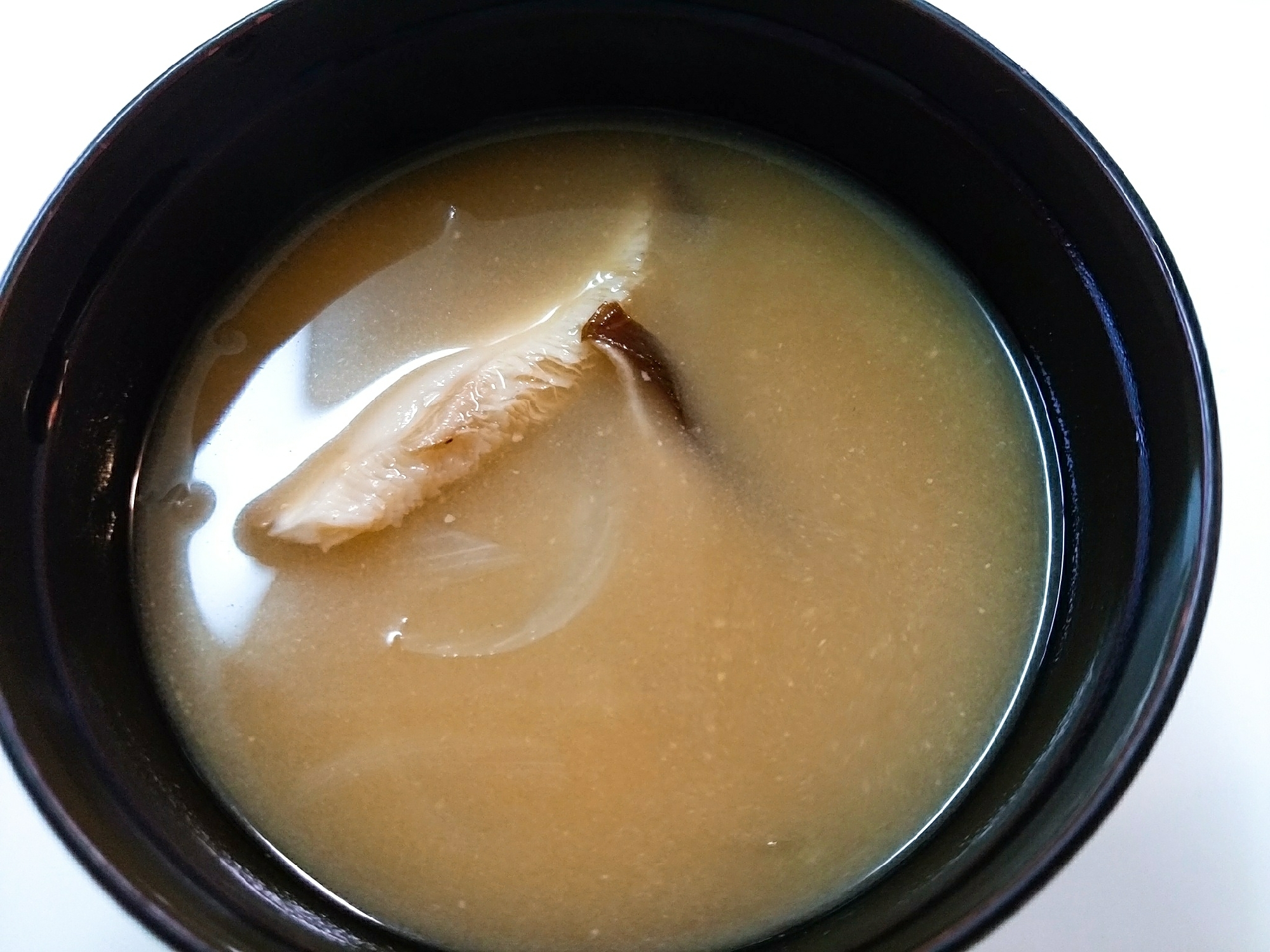 玉ねぎと干し椎茸の味噌汁