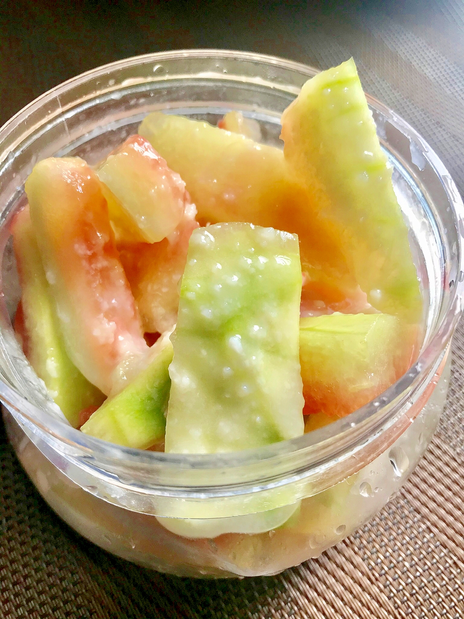 スイカの皮 白い部分 の塩麹和え レシピ 作り方 By らくてんパンダ 楽天レシピ