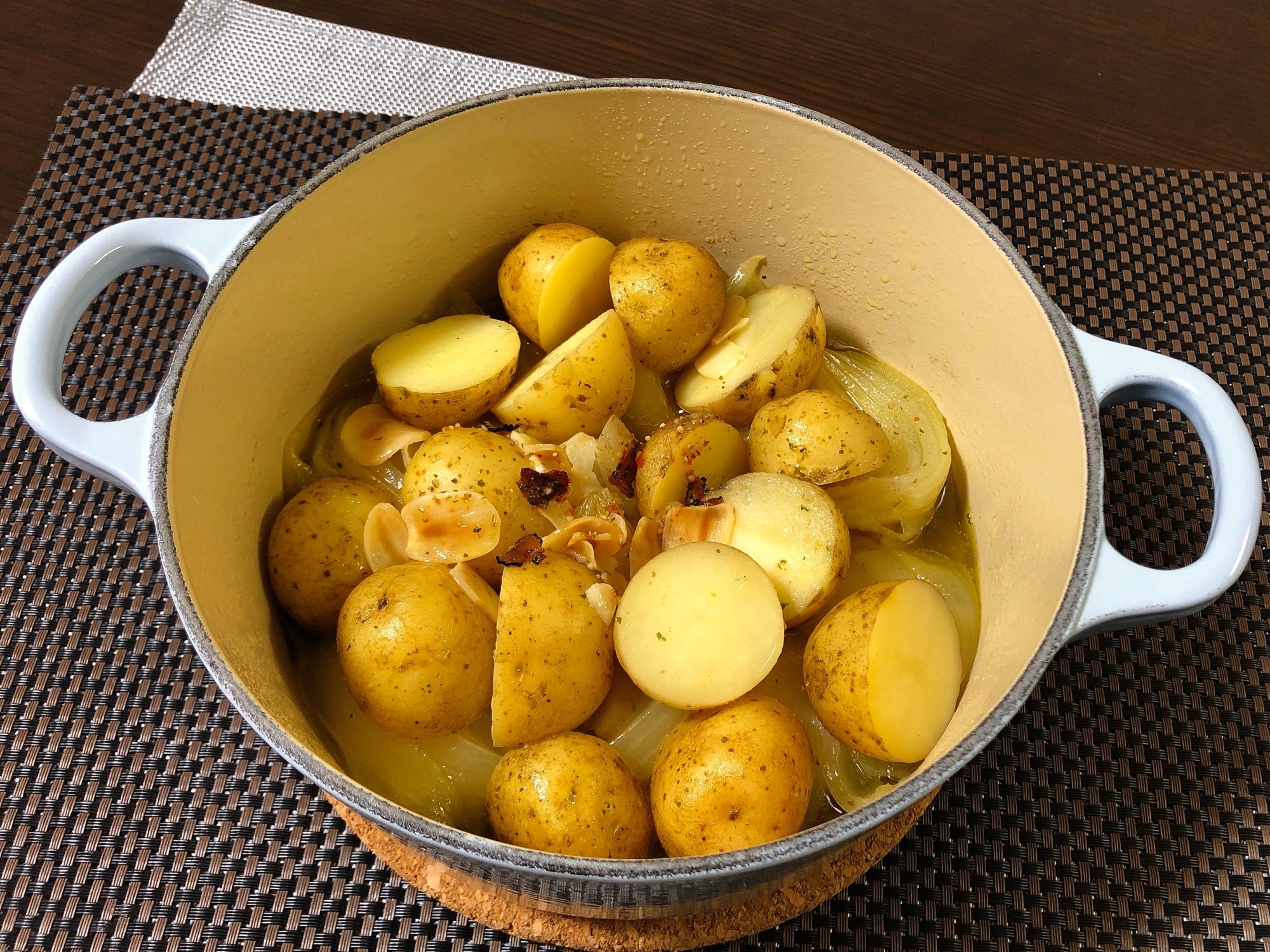 新じゃがと鶏肉のオイル煮込み♪