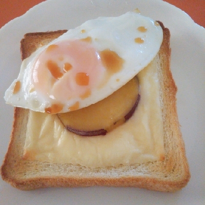 目玉焼きさつまいもトースト