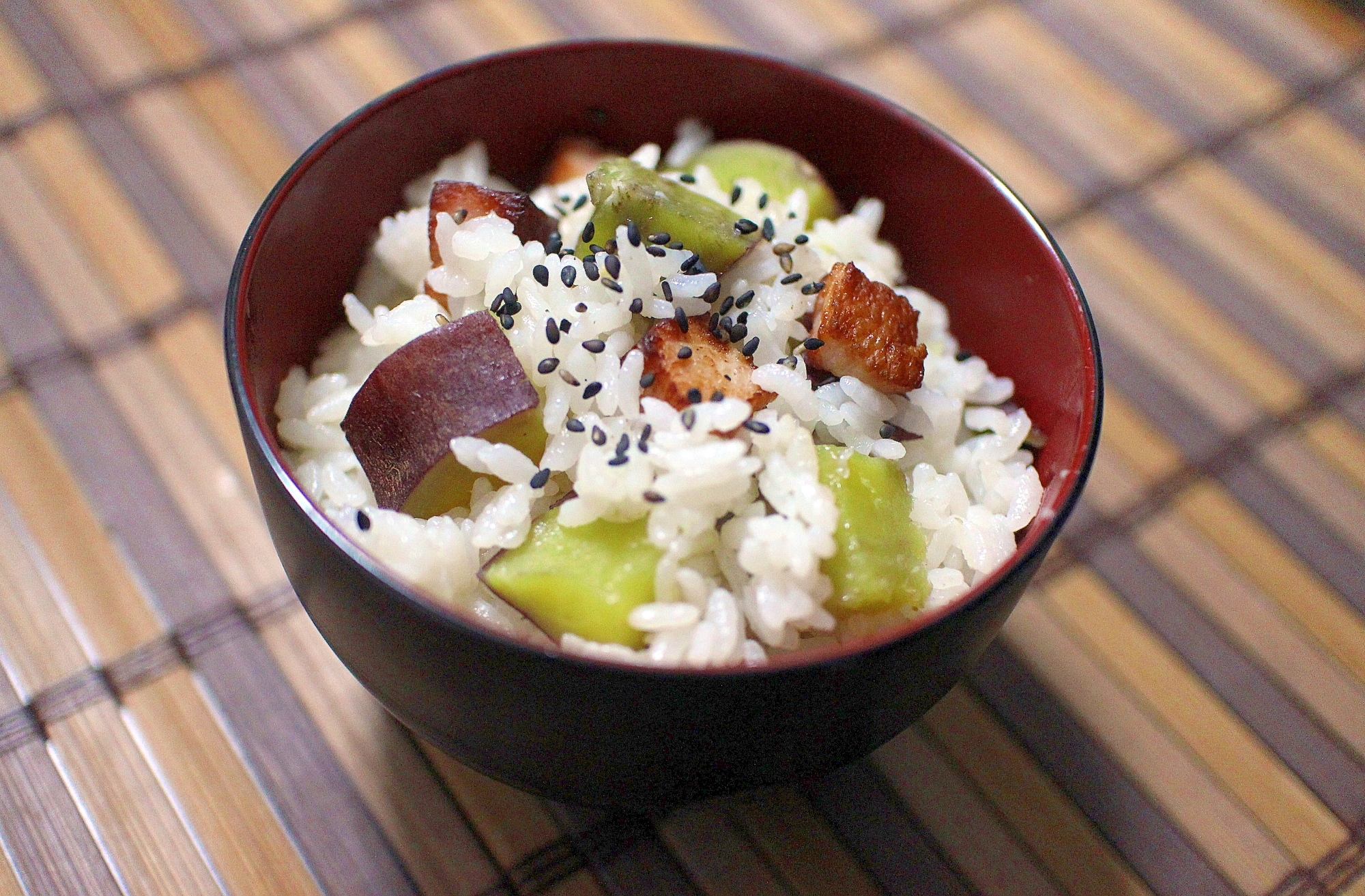 炊飯器で簡単♪ベーコンとサツマイモのご飯