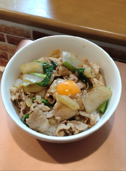 豚バラ肉で！スタミナ焼肉丼♪