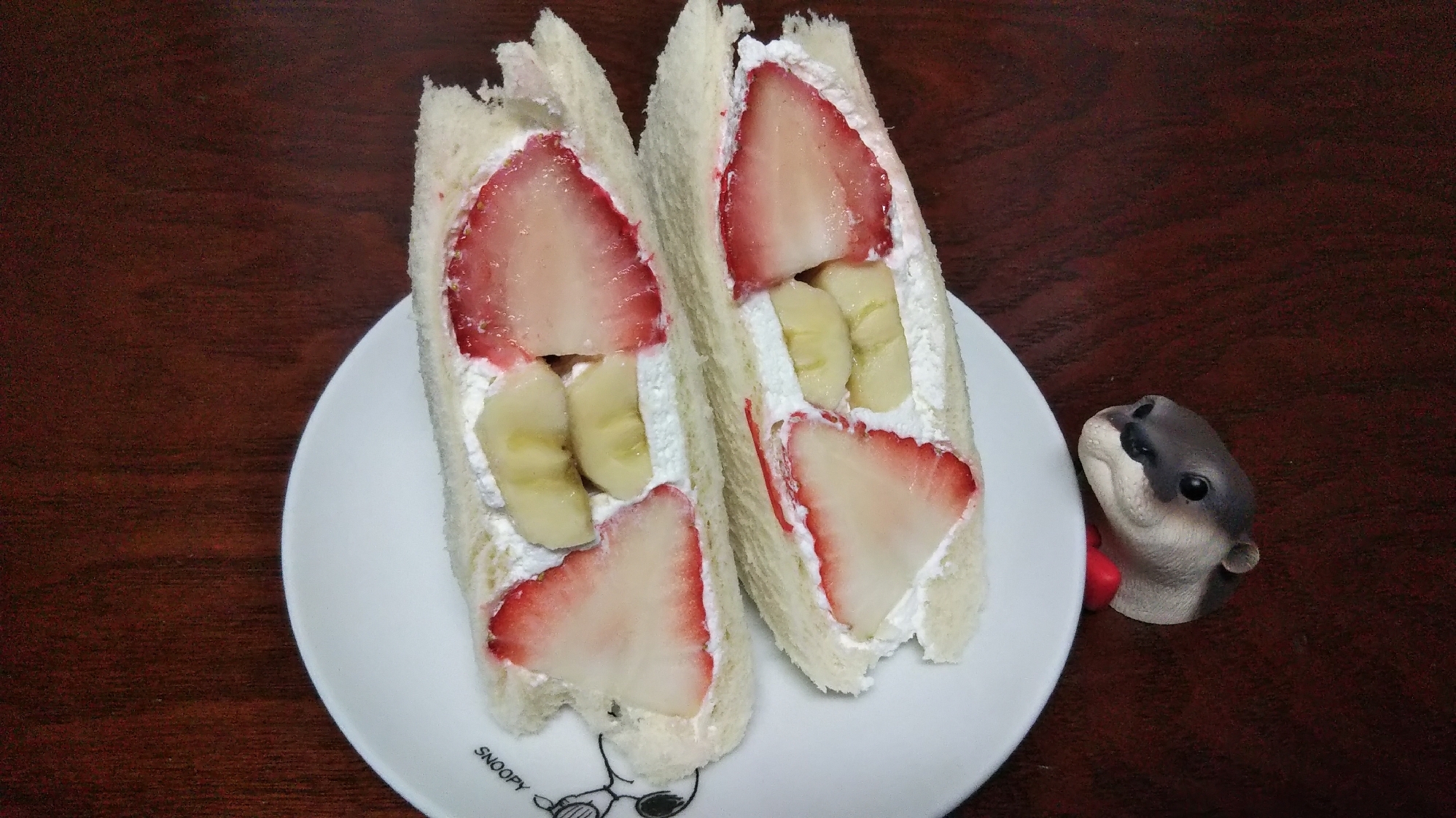 8枚切り食パンでフルーツサンド(いちご&バナナ)