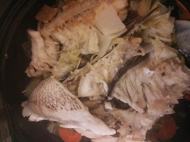 鯛のアラとたっぷり野菜の土鍋味噌炊き