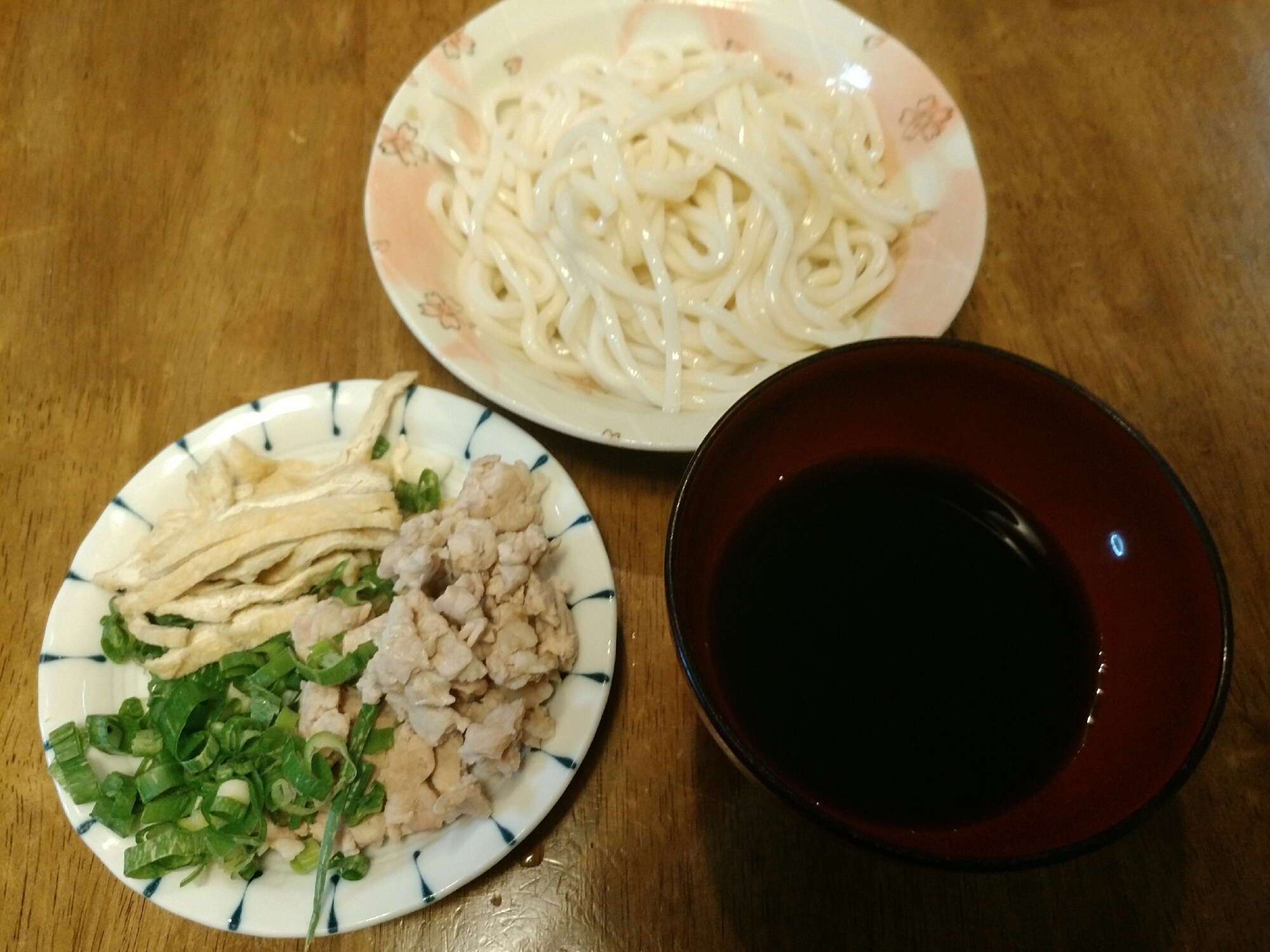 暑い季節にピッタリ！冷やしうどん