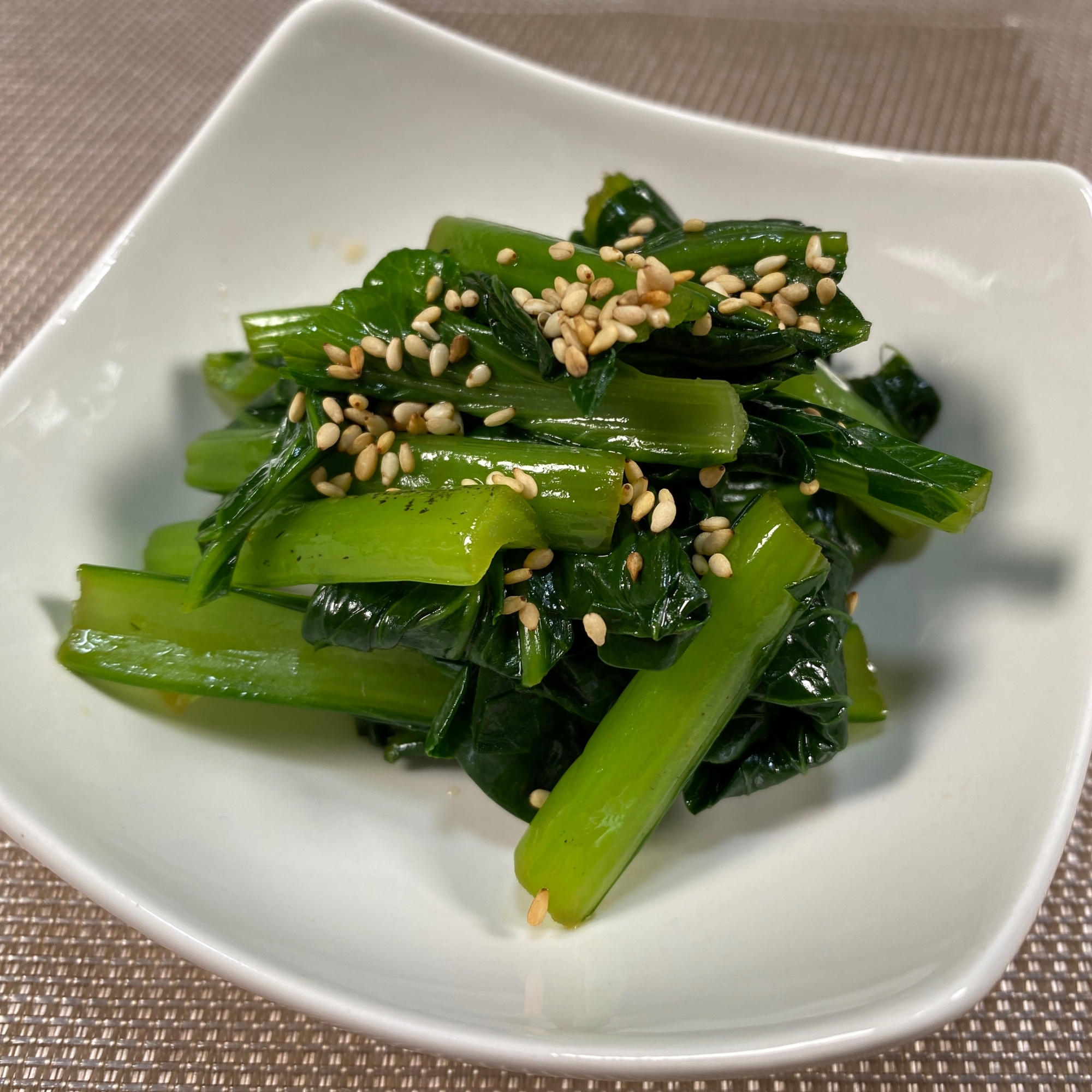 ラー油でアクセント♫ 小松菜のピリ辛ナムル