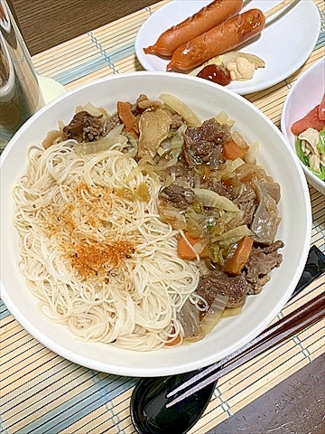 昨日の牛すじ煮こみはおいしかったなぁうーめん